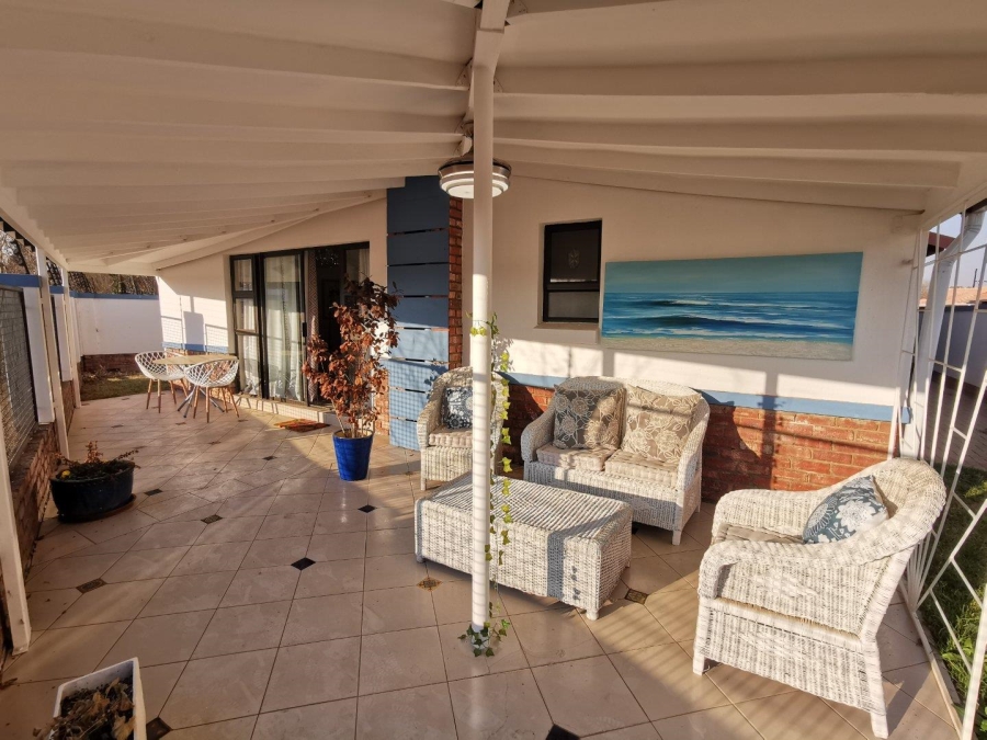 3 Bedroom Property for Sale in Van Der Hoff Park North West